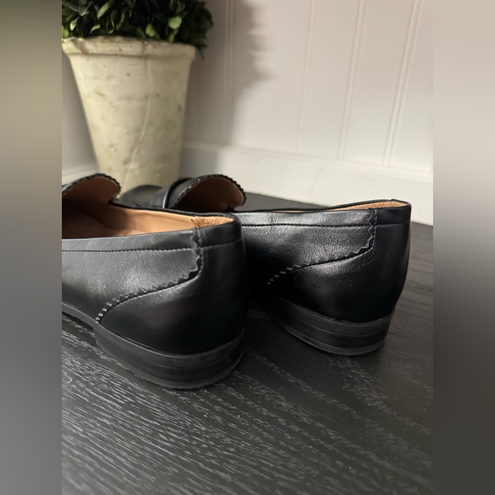 Women's Naturalizer Black Loafers - Picture 11 of 13